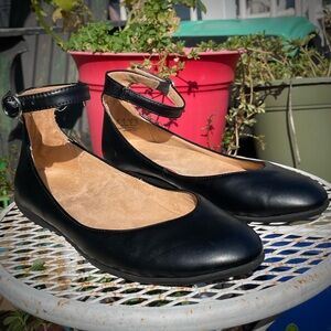 Naturalizer Ankle Strap Ballerina Flats Women 8W Black like NEW